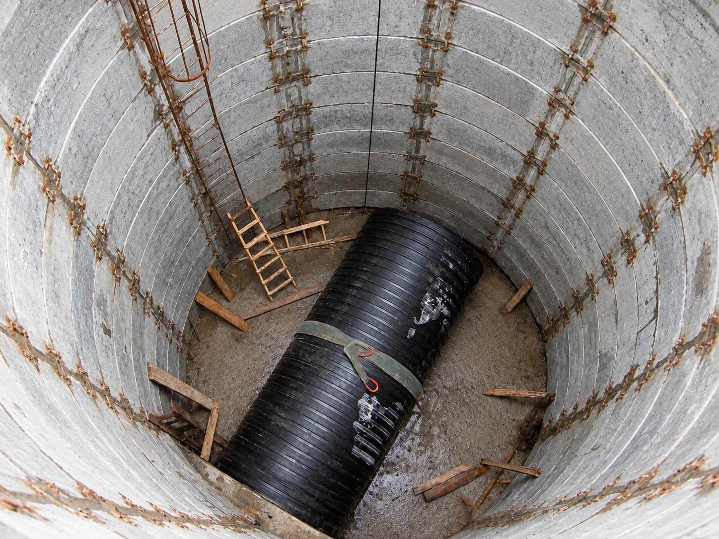 Pozniaky sewer collector, Kyiv, Ø2000 mm